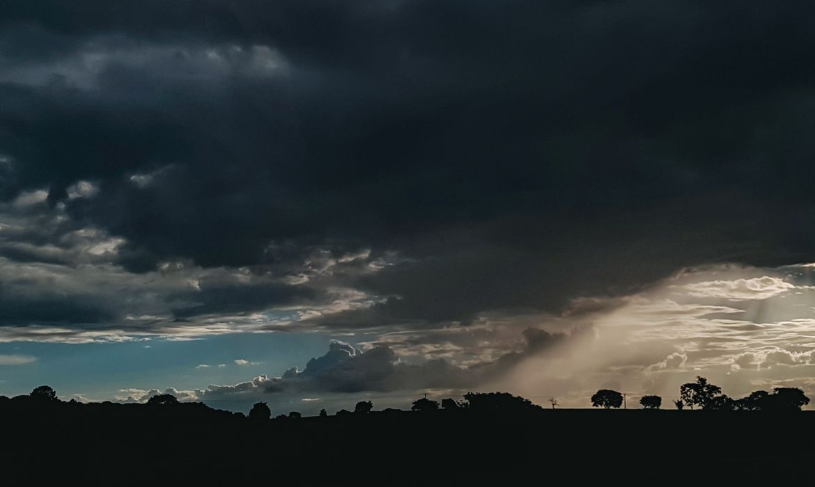 OAB Barro Preto - Rio Grande do Sul terá chuva intensa e ventos de até 100 km/h