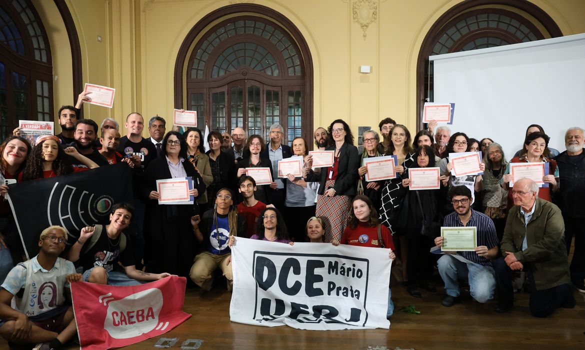 OAB Barro Preto - UFRJ homenageia vítimas da ditadura com diplomas póstumos