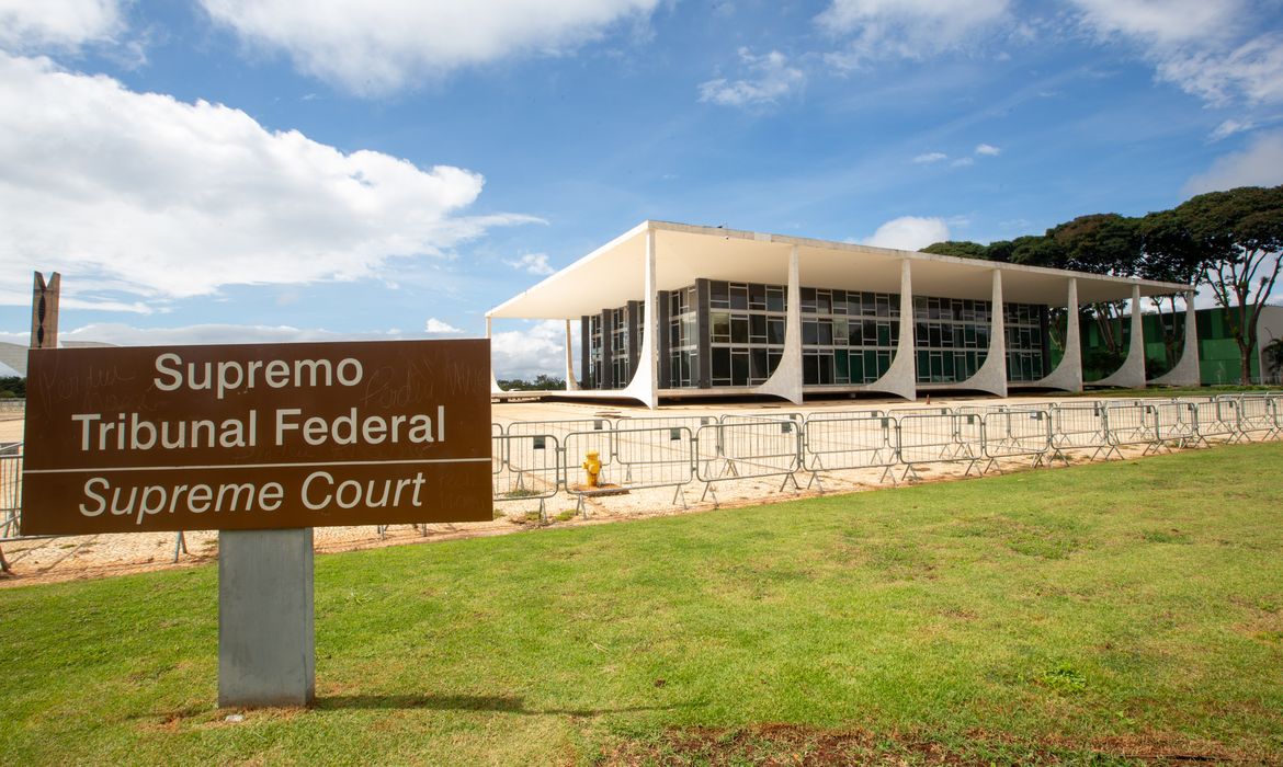 OAB Barro Preto - Ex-ministros do STF pedem apuração rigorosa da “mais aguda crise”