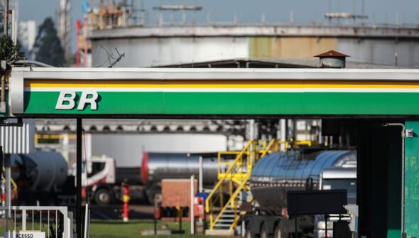 Petrobras aumenta diesel, mas subsídio mantém valor final; entenda