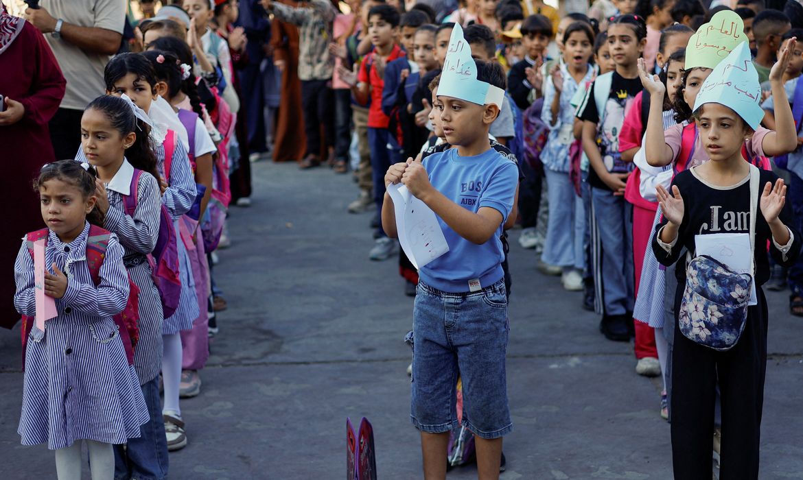 OAB Barro Preto - Alunos voltam às aulas presenciais em Gaza depois de três anos