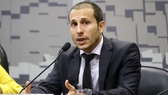 “Verdade prevalecerá”, diz número 2 da PF após afastamento de Andrei 