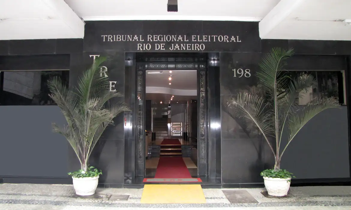 OAB Barro Preto - TRE-RJ cassa registro da candidatura do deputado estadual Val Ceasa
