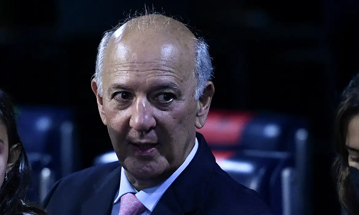 OAB Barro Preto - TSE nega registro de candidatura de Arruda ao governo do DF