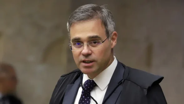 Mendonça homologa delação sobre financiamento do filme sobre Bolsonaro