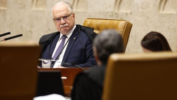 Fachin desmarca julgamento sobre atuação de Mendonça no caso Master