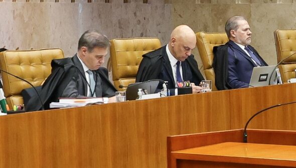 Moraes acusa Mendonça de querer incluir seu nome em delação de Vorcaro