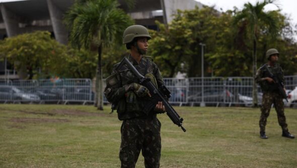 Tropas militares vão reforçar locais de votação no Rio de Janeiro
