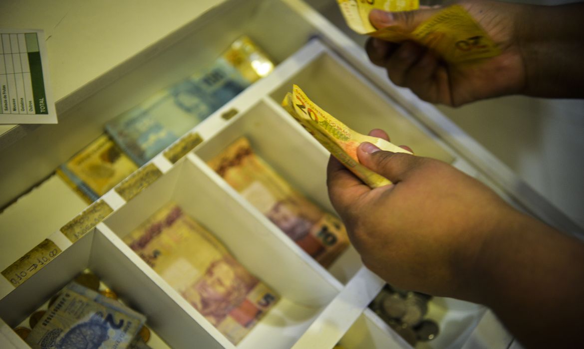 OAB Barro Preto - INPC tem variação negativa em agosto e soma 3,98% em 12 meses