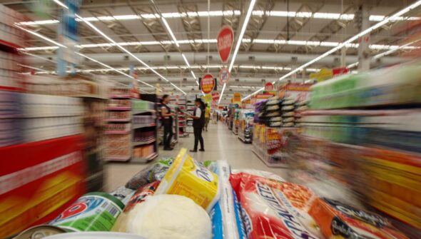 Bolsa Família é reajustado em 15%; medida vale a partir de outubro