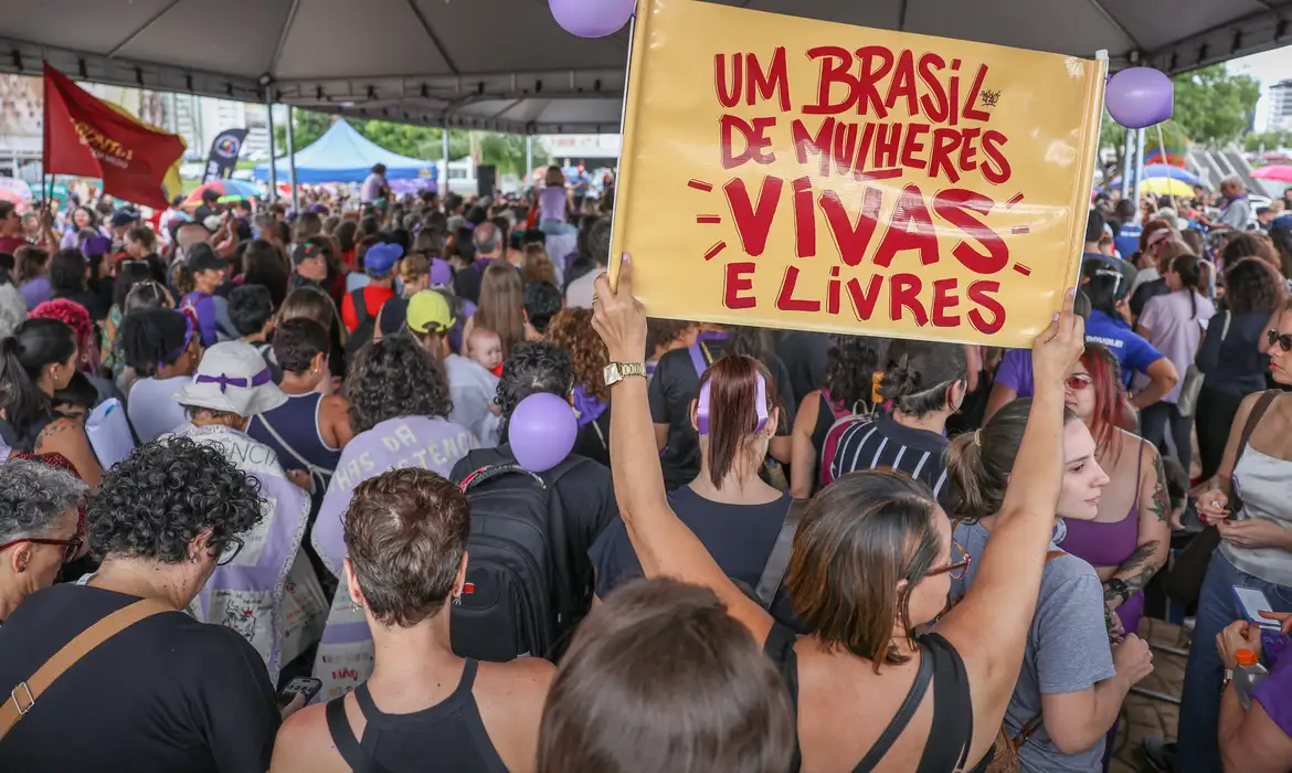 OAB Barro Preto - Violência muda rotina e escolhas de 98% das mulheres brasileiras