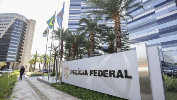 PF envia a Gilmar e Zanin íntegra de material do celular de Vorcaro