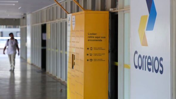Após semana em greve, empregados dos Correios têm dissídio na segunda