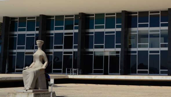 Segunda Turma do STF forma maioria para afastar diretor-geral da PF