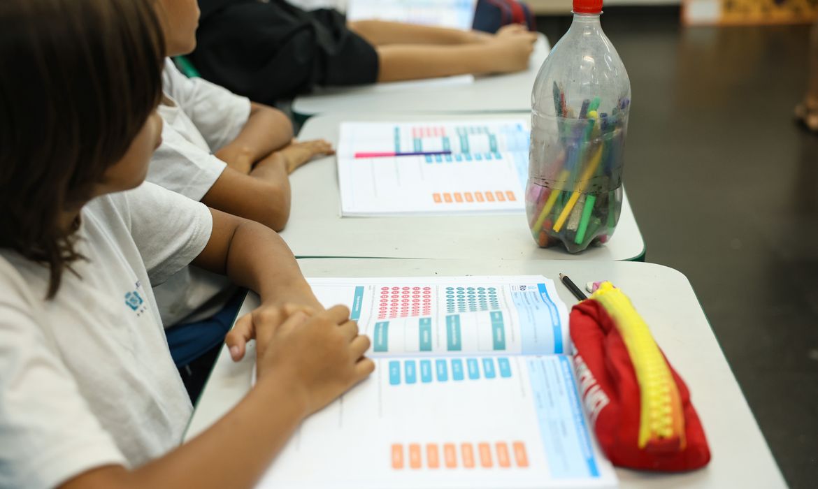 OAB Barro Preto - Prazo para escolas escolherem livros didáticos para 2027 termina hoje