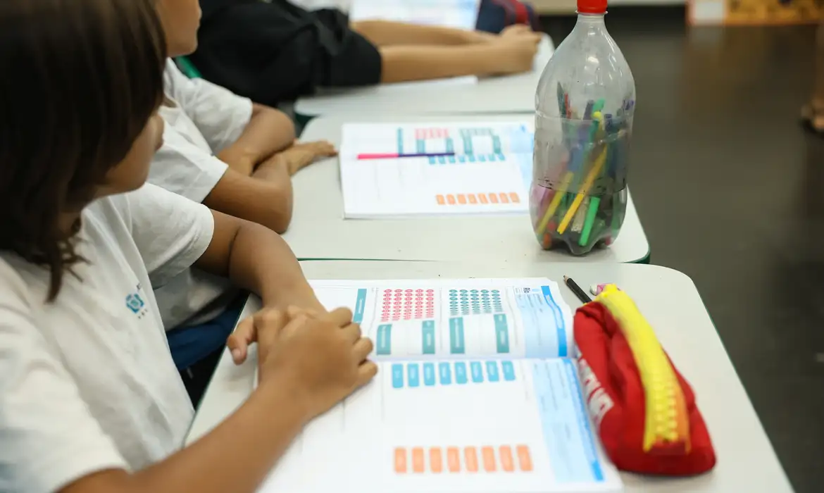 OAB Barro Preto - Programa de bolsas vai incentivar formação para a educação básica