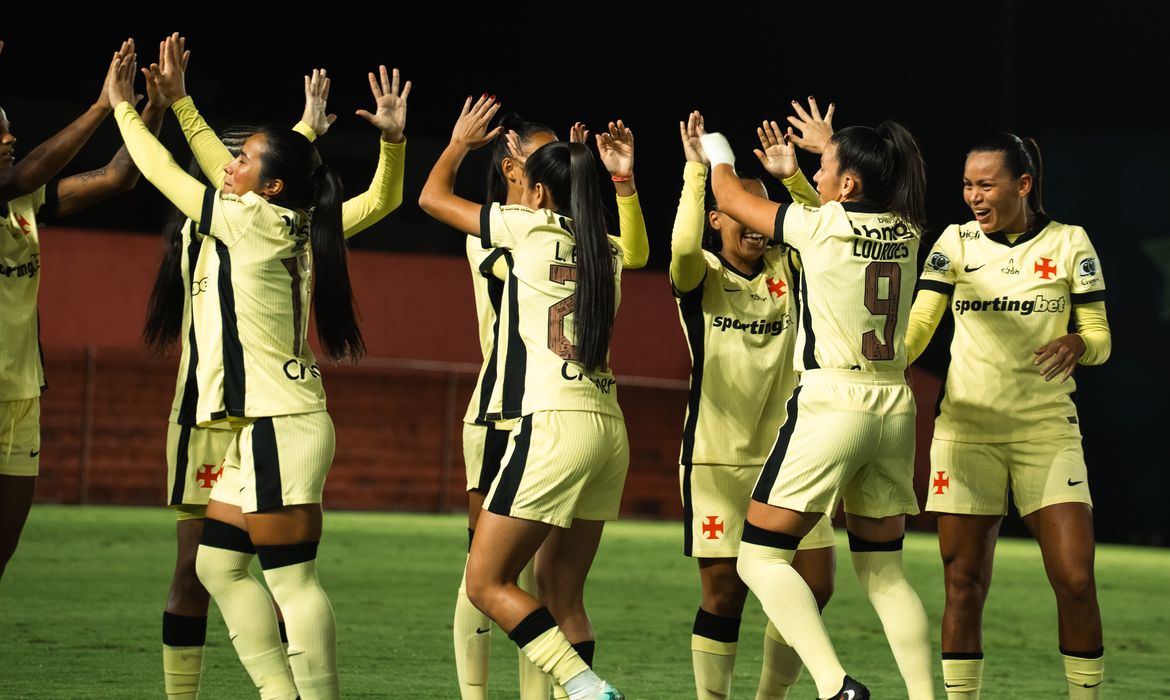 OAB Barro Preto - Vasco vai à final e decide título do Feminino A2 contra Itabirito