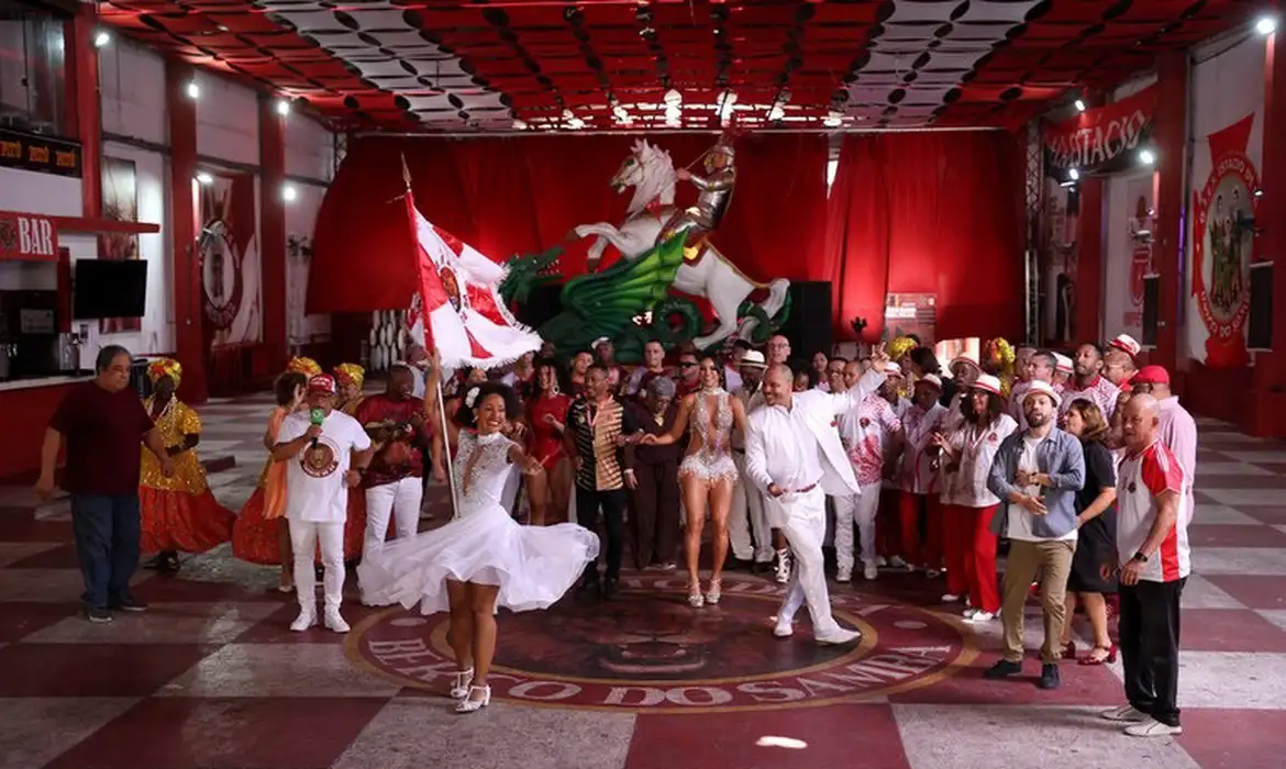 OAB Barro Preto - Rádio Nacional lança clipe para celebrar seus 90 anos