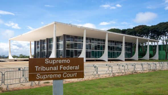 Homem é preso ao tentar invadir a sede do STF em Brasília