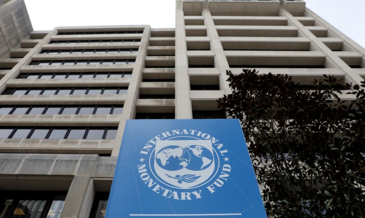 OAB Barro Preto - FMI reduz projeções de crescimento para América Latina