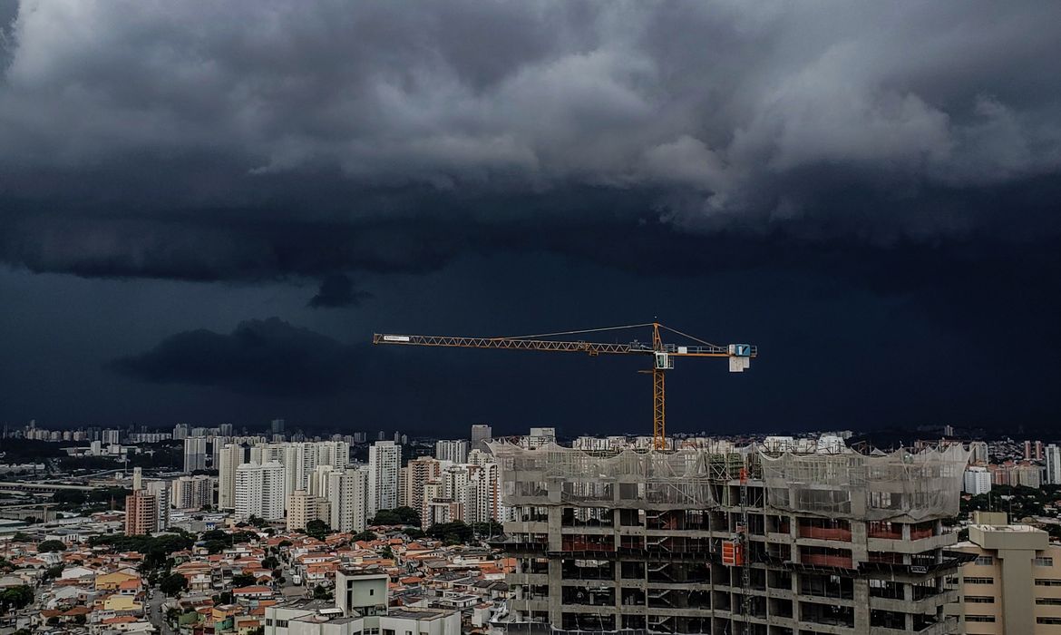 OAB Barro Preto - Chuvas ficam mais intensas no Norte, Centro-Oeste e Sudeste do país