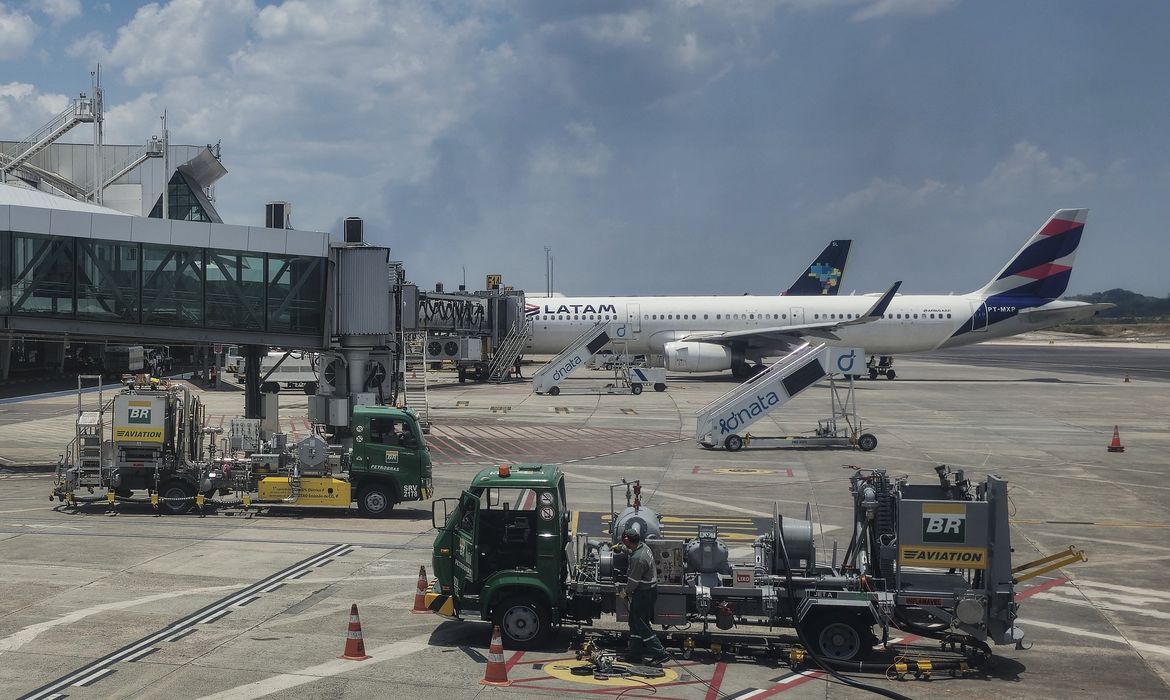 OAB Barro Preto - Petrobras reajusta preço médio do querosene de aviação em 11,76%