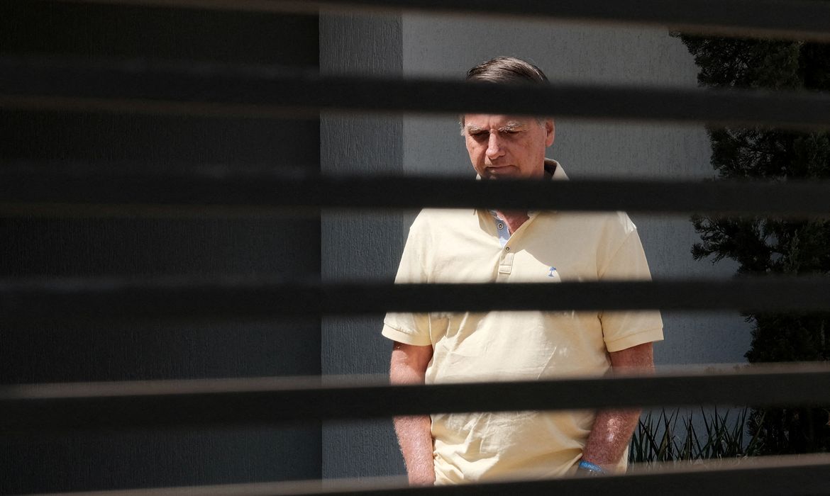 OAB Barro Preto - Bolsonaro pede liberação de visitas de Flávio na prisão domiciliar