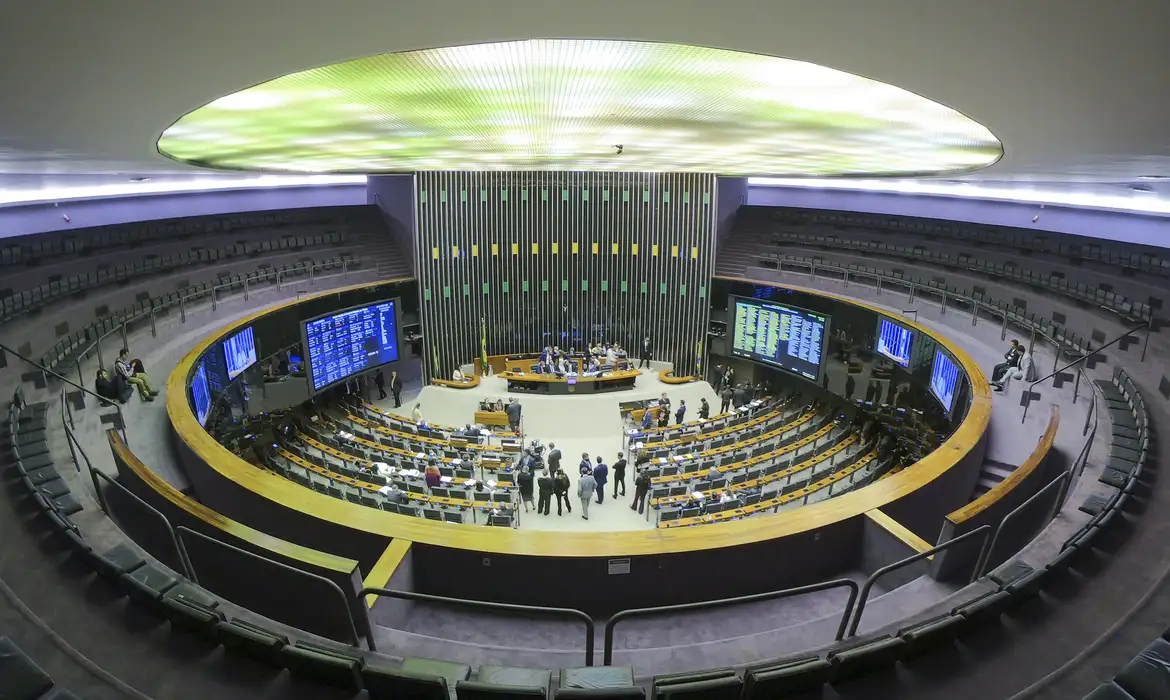 OAB Barro Preto - PL, PSD, PT e Republicanos têm 15 governadores eleitos