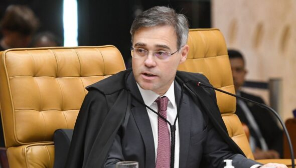 Mendonça determina remoção de vídeo de deputados contrários a Flávio 