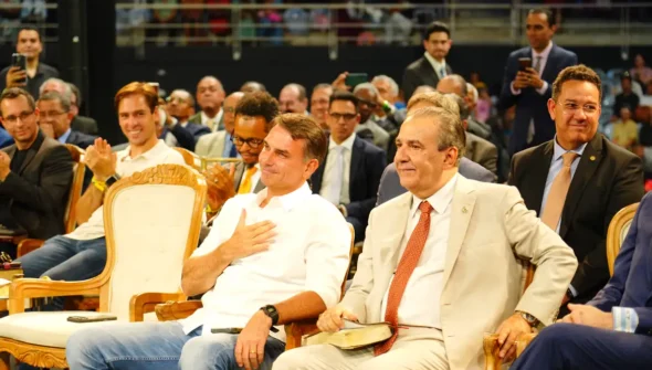 Flávio passa domingo reunido com prefeitos e vereadores de São Paulo