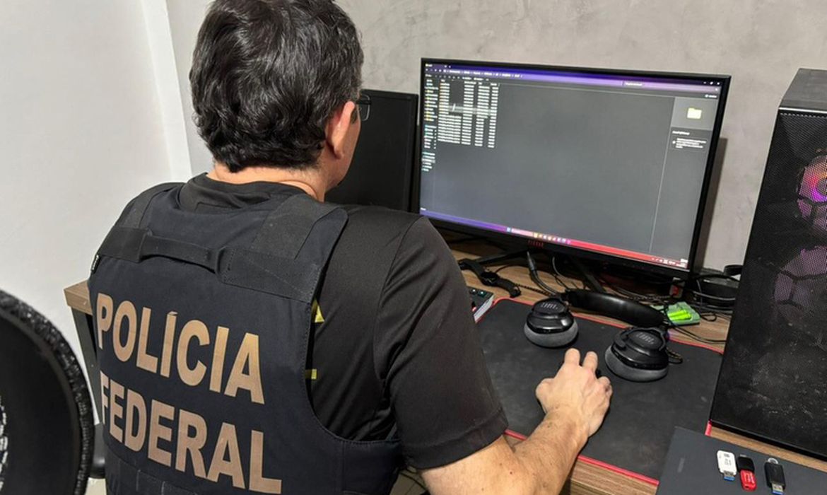 OAB Barro Preto - PF faz ação para prender 23 envolvidos com facção criminosa no Rio