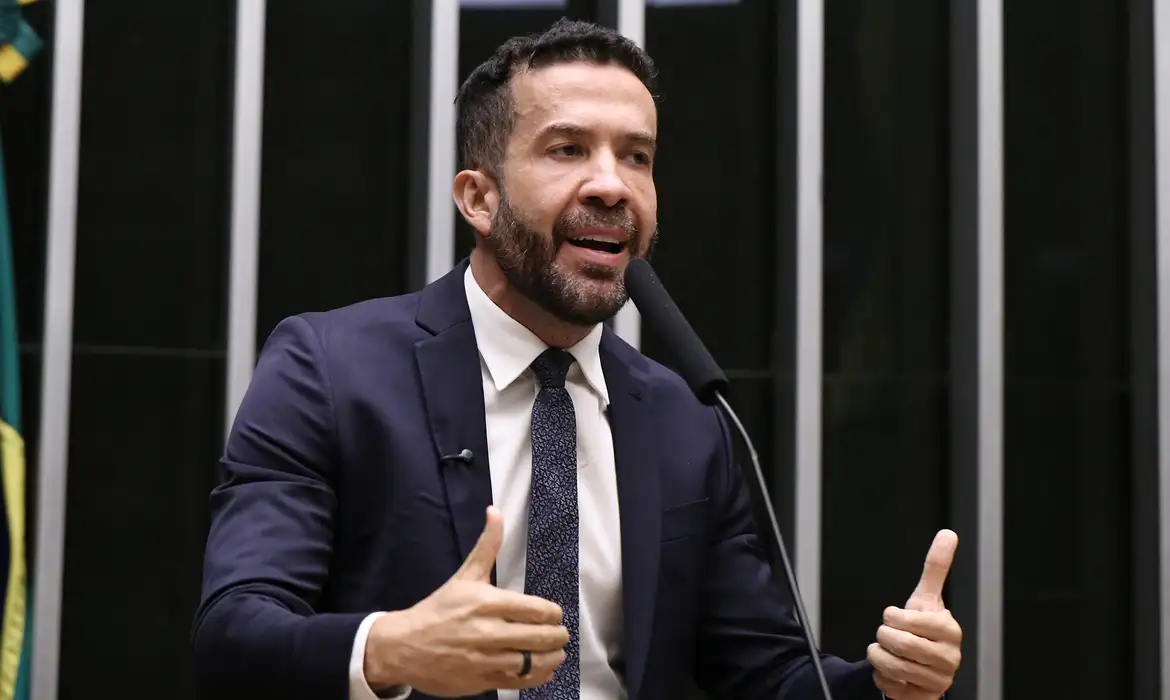 OAB Barro Preto - Deputado André Janones é internado com arritmia em São Paulo