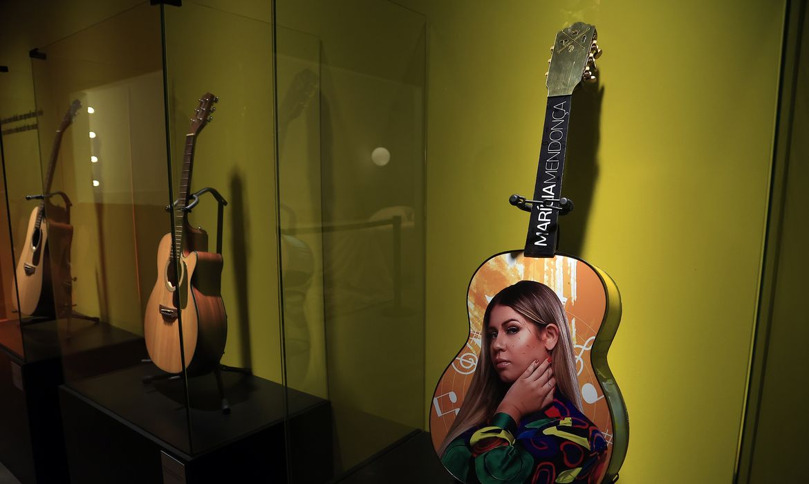 OAB Barro Preto - Cantora Marília Mendonça ganha exposição sensorial no MIS