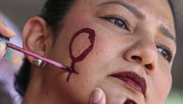 Aumentam agressões políticas em mês de luta contra violência à mulher