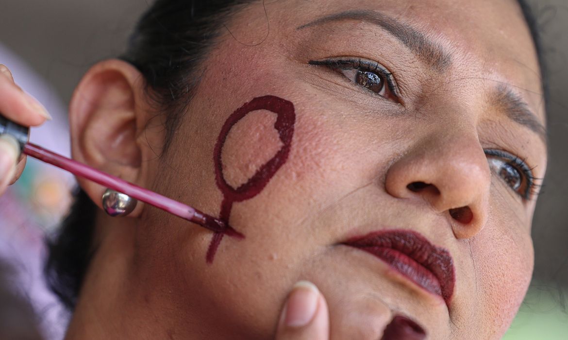 OAB Barro Preto - Aumentam agressões políticas em mês de luta contra violência à mulher
