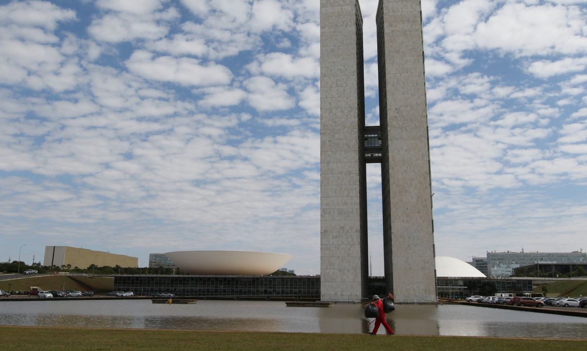 OAB Barro Preto - Presidente do Senado marca para segunda votação do fim da escala 6×1