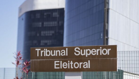 TSE barra anúncios de Lula acusando Flávio de ser contra escala 6×1