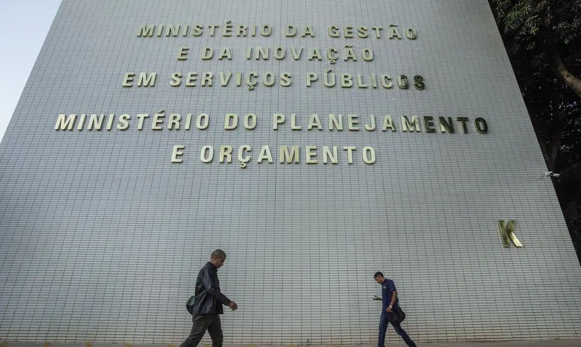 OAB Barro Preto - Governo pretende realocar R$ 20 bilhões no Orçamento de 2027