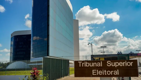 TSE decide que Globo não poderá exibir cadeira vazia em debate
