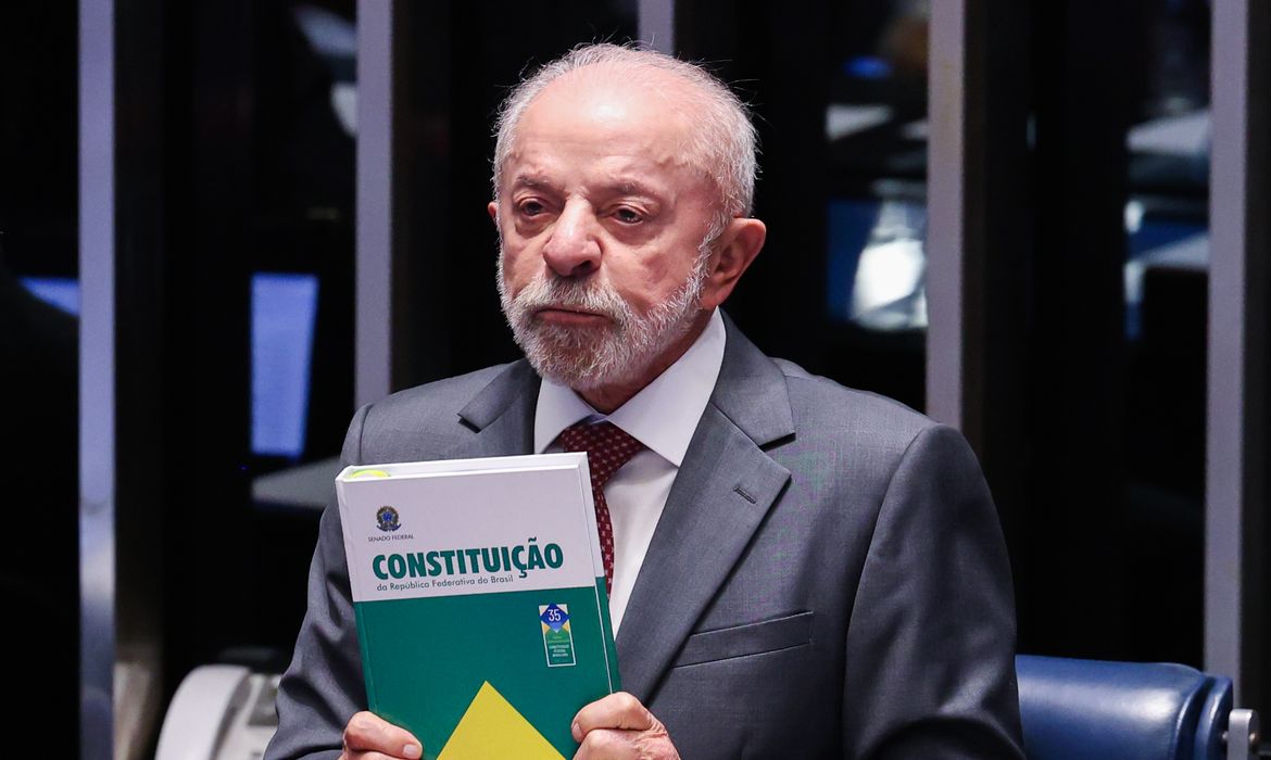 OAB Barro Preto - Lula faz campanha em MG e celebra fim da jornada 6×1