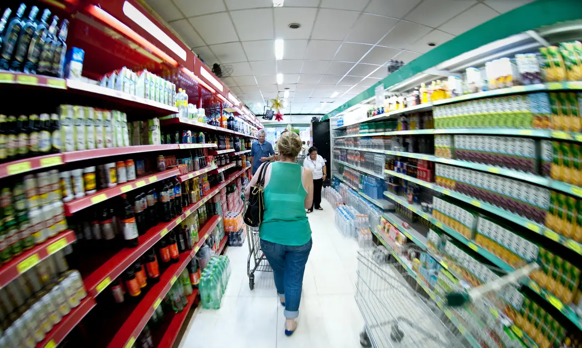 OAB Barro Preto - Produção industrial cai 0,6% de julho para agosto, diz IBGE