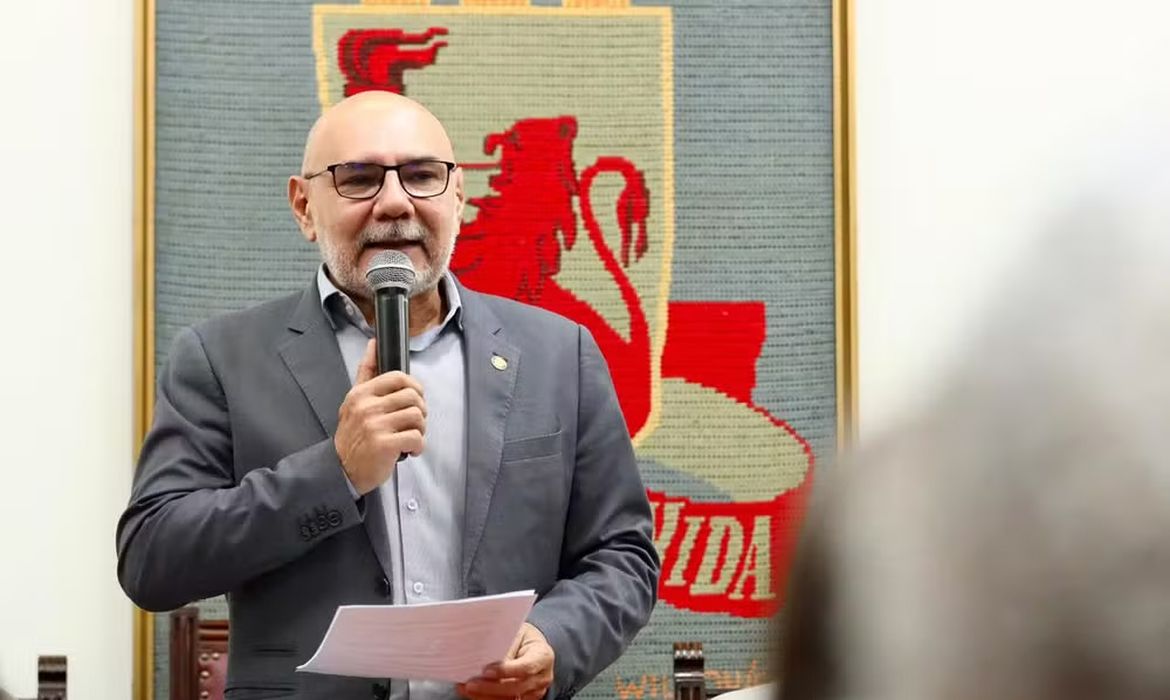 OAB Barro Preto - Reitor da UFPE estima prejuízo de incêndio em cerca R$ 100 milhões